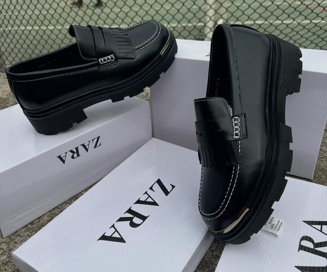 Mocassins ZARA en cuir noir